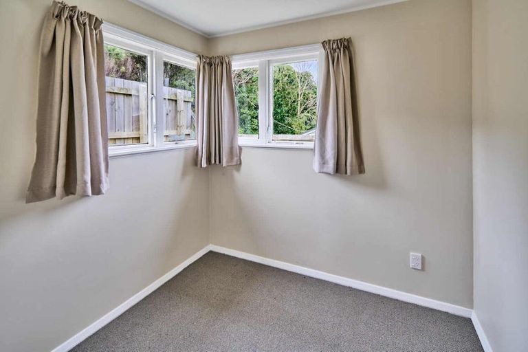 Photo of property in 42 Victory Avenue, Karori, Wellington, 6012