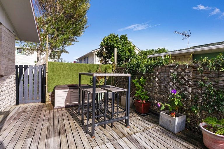 Photo of property in 2/14 Burns Street, Westown, New Plymouth, 4310