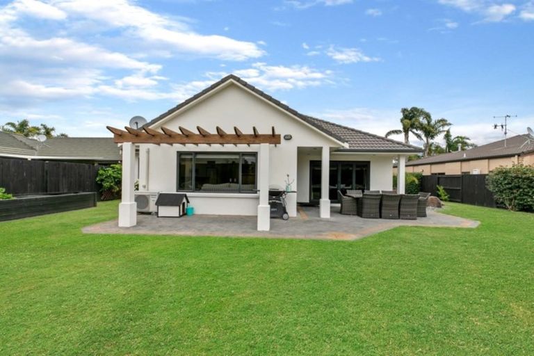 Photo of property in 82 Beachwater Drive, Papamoa Beach, Papamoa, 3118
