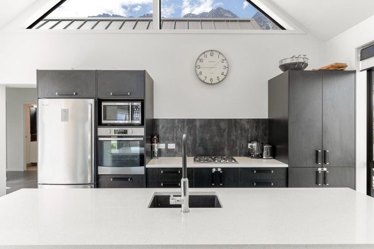 Photo of property in 13 Hackett Road, Jacks Point, Queenstown, 9371