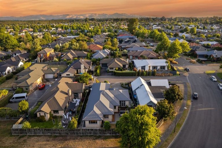 Photo of property in 4 Millpark Place, Northwood, Christchurch, 8051