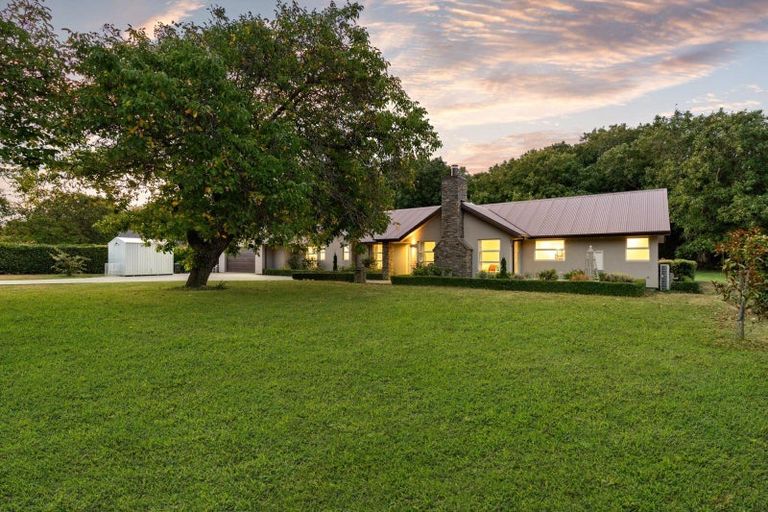 Photo of property in 8 Crawford Place, Lake Hayes, Queenstown, 9304