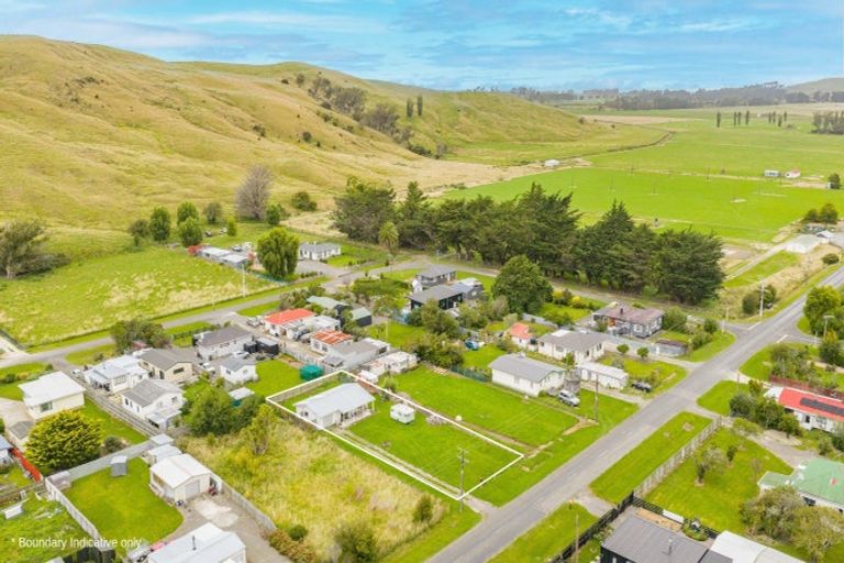 Photo of property in 19 Dundas Street, Porangahau, 4293