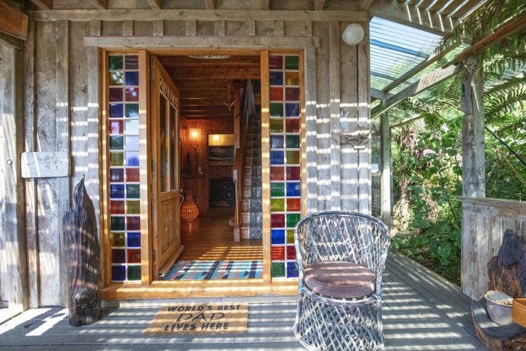 Photo of property in 37 Whaanga Road, Raglan, 3297