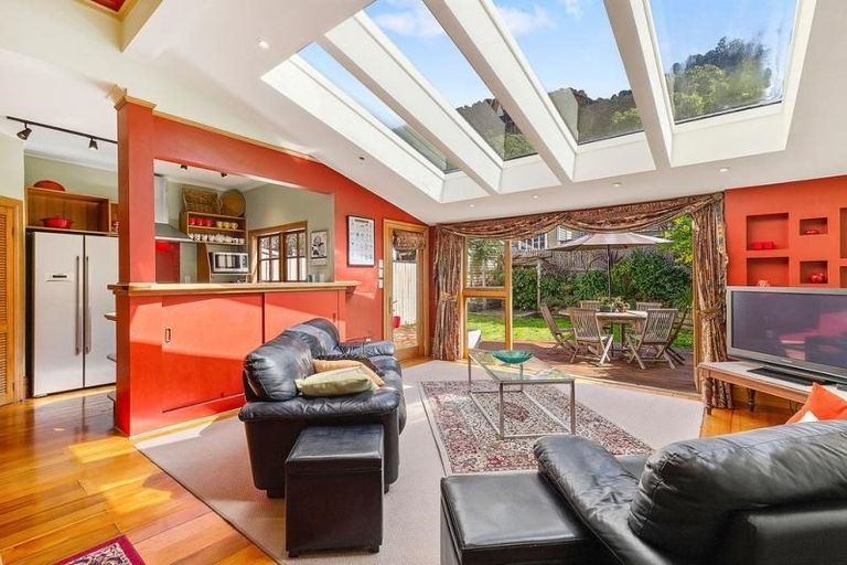 Photo of property in 128 Tinakori Road, Thorndon, Wellington, 6011