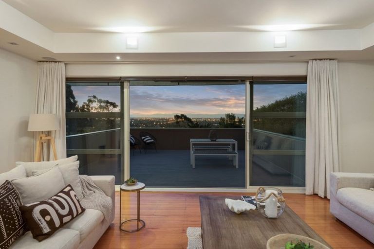 Photo of property in 50 Dyers Pass Road, Cashmere, Christchurch, 8022