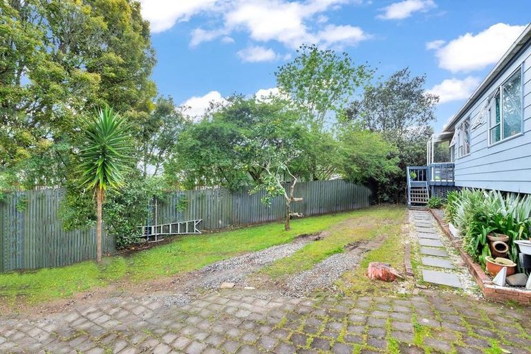 Photo of property in 8 Arde Place, Massey, Auckland, 0614