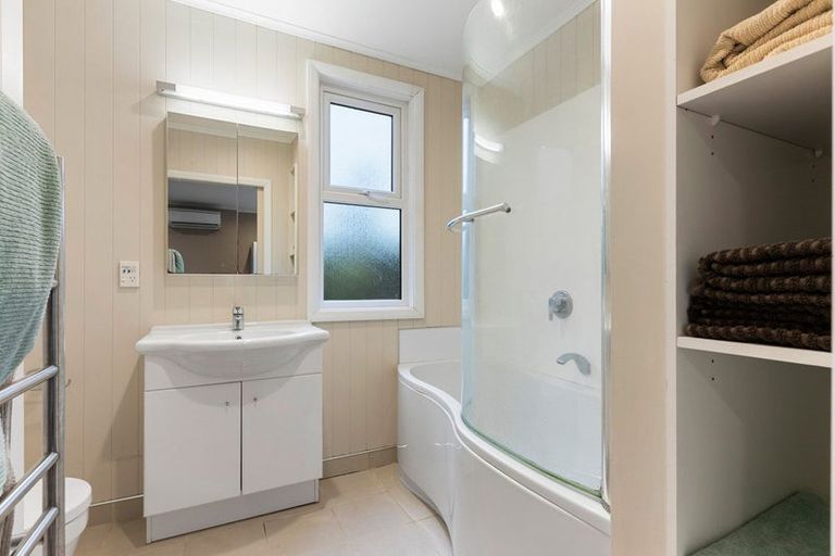 Photo of property in 88 Broderick Road, Johnsonville, Wellington, 6037