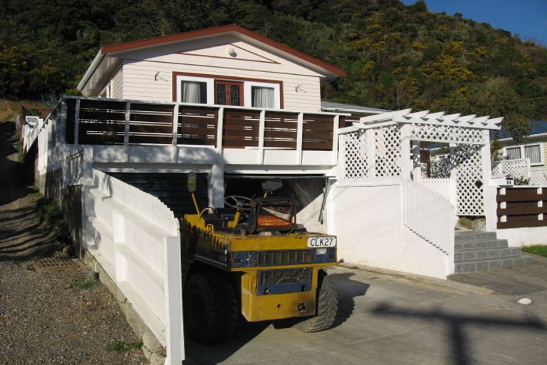 Photo of property in 51 Petrie Street, Wainuiomata, Lower Hutt, 5014