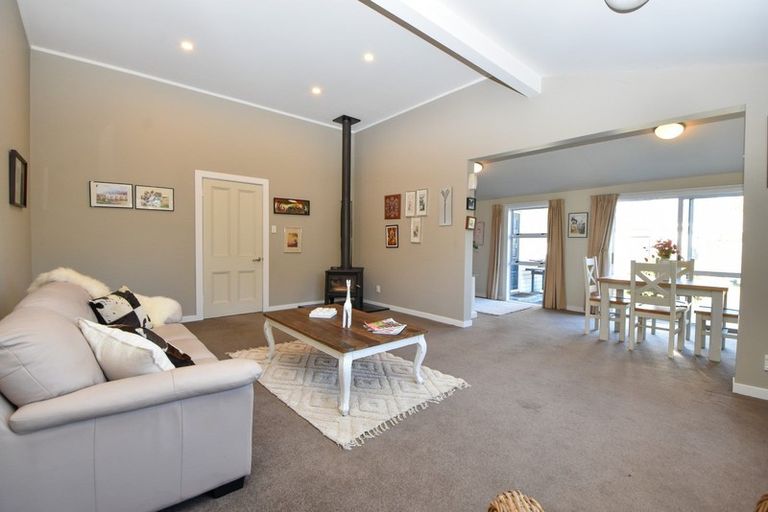 Photo of property in 60 Kuratawhiti Street, Greytown, 5712