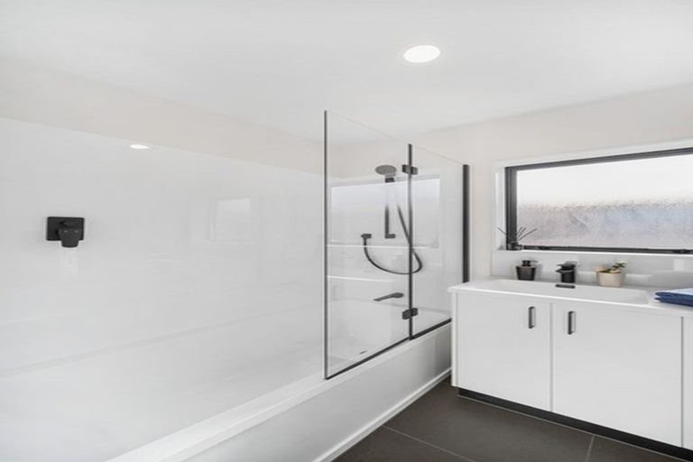 Photo of property in 8 Alderson Lane, Favona, Auckland, 2024