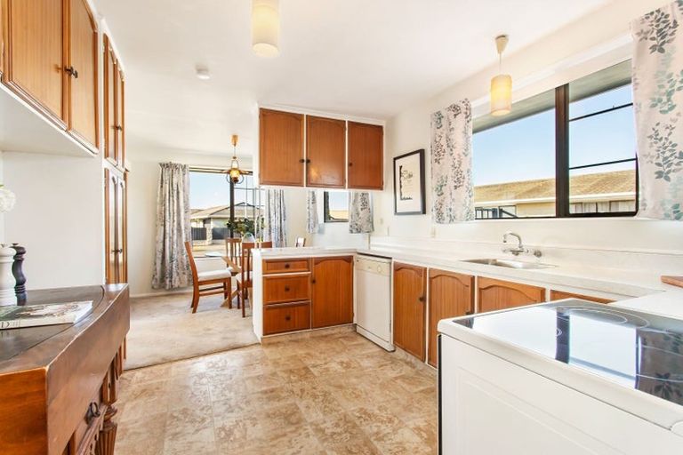 Photo of property in 11 Rolfe Place, Bishopdale, Christchurch, 8053