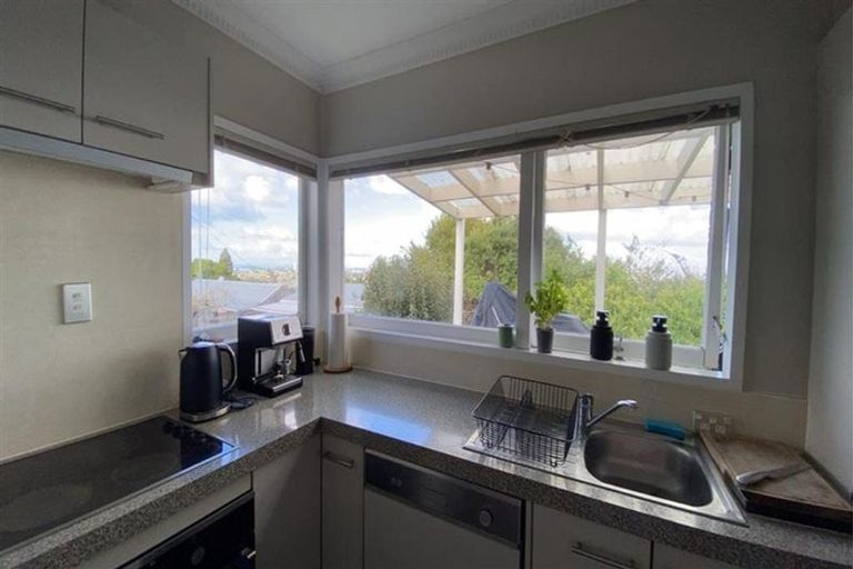 Photo of property in 73a Target Road, Totara Vale, Auckland, 0629