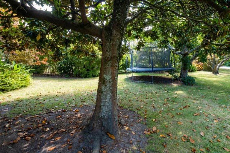Photo of property in 1 Tauroa Road, Havelock North, 4130