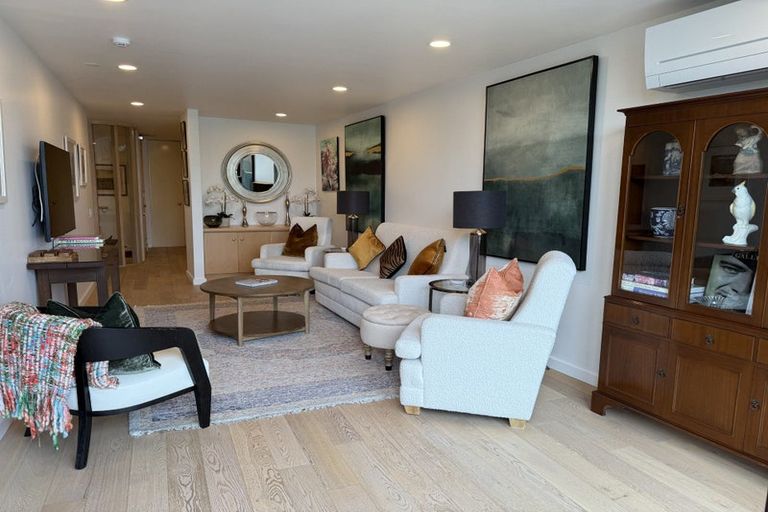 Photo of property in 2/328 Oriental Parade, Oriental Bay, Wellington, 6011