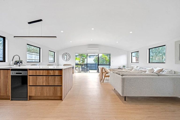 Photo of property in 36a Zefiro Drive, Massey, Auckland, 0614