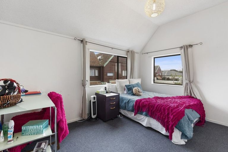 Photo of property in 10/17u Randwick Crescent, Moera, Lower Hutt, 5010