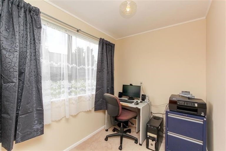 Photo of property in 49 Nevada Drive, Merrilands, New Plymouth, 4312