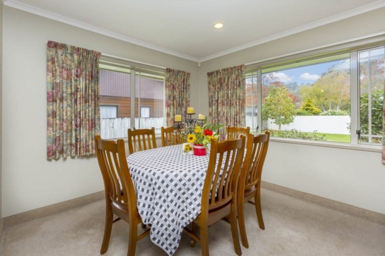 Photo of property in 4 Emerald Hill Drive, Birchville, Upper Hutt, 5018
