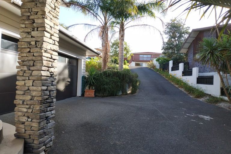 Photo of property in 12 Robin Lane, Browns Bay, Auckland, 0630