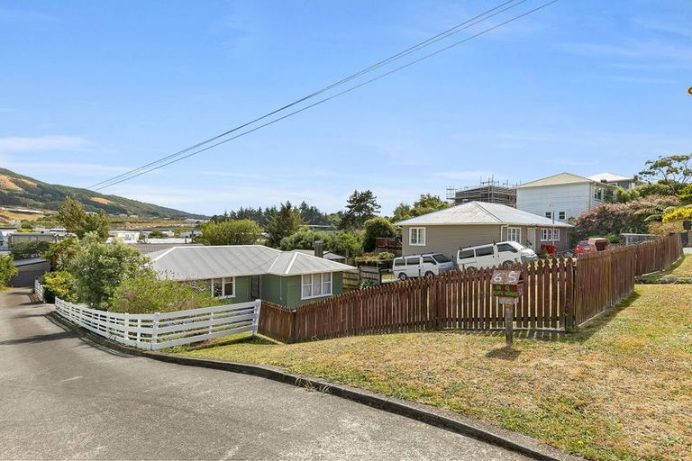 Photo of property in 67 Bell Street, Tawa, Wellington, 5028