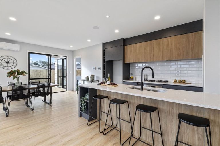 Photo of property in 51 Vinistra Road, Kumeu, 0810