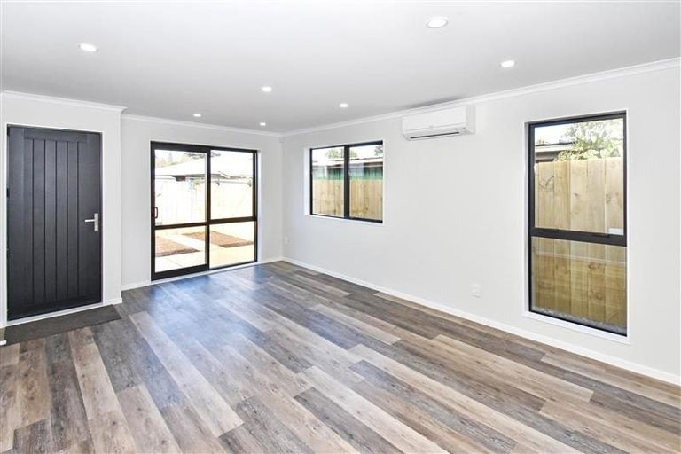 Photo of property in 27 Mcinnes Road, Weymouth, Auckland, 2103