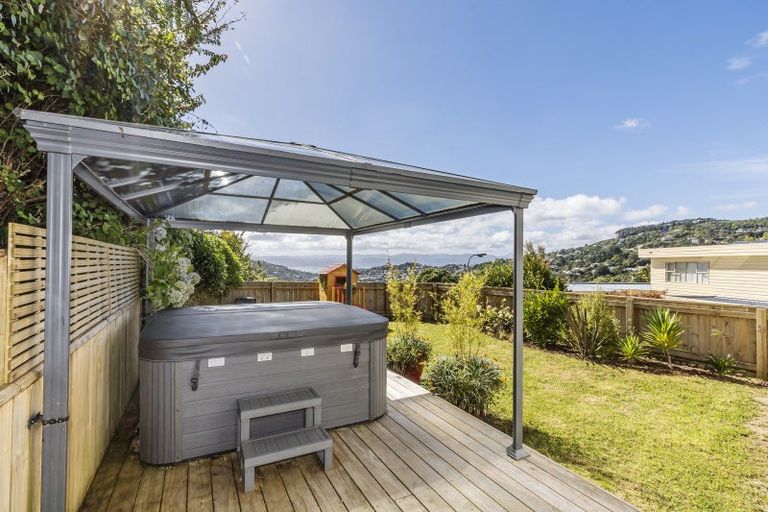 Photo of property in 4b Sarah Way, Crofton Downs, Wellington, 6035