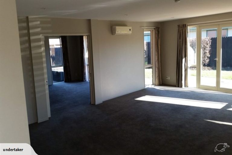 Photo of property in 23 Taunton Place, Rangiora, 7400
