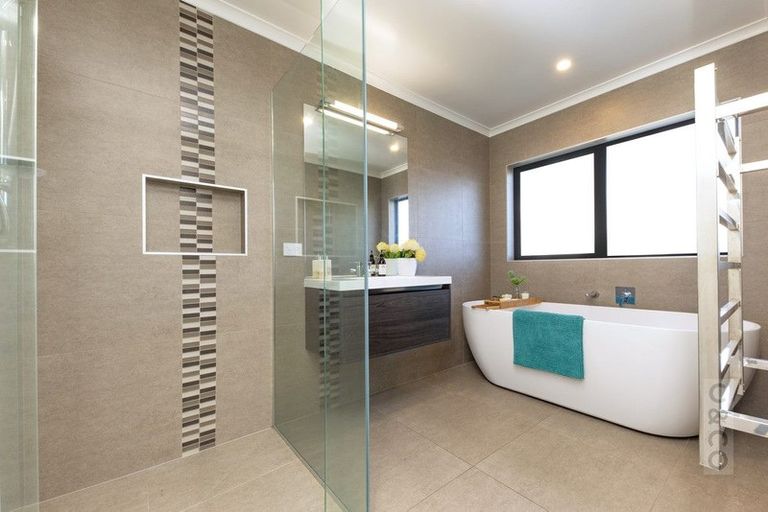 Photo of property in 4 Korako Drive, Kumeu, 0810