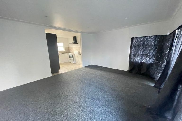 Photo of property in 3/6 Clevedon Road, Papakura, 2110