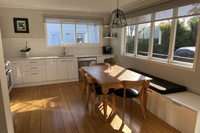 Photo of property in 2/102 Verran Road, Birkdale, Auckland, 0626