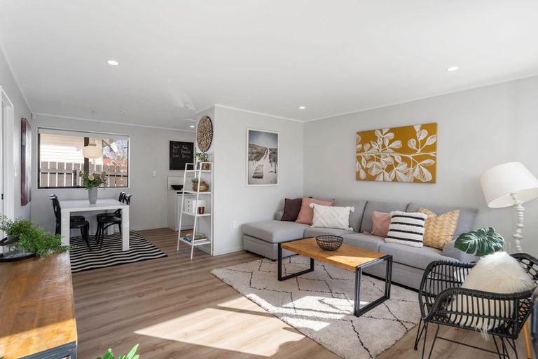 Photo of property in 10a Cramond Drive, Mangere East, Auckland, 2024