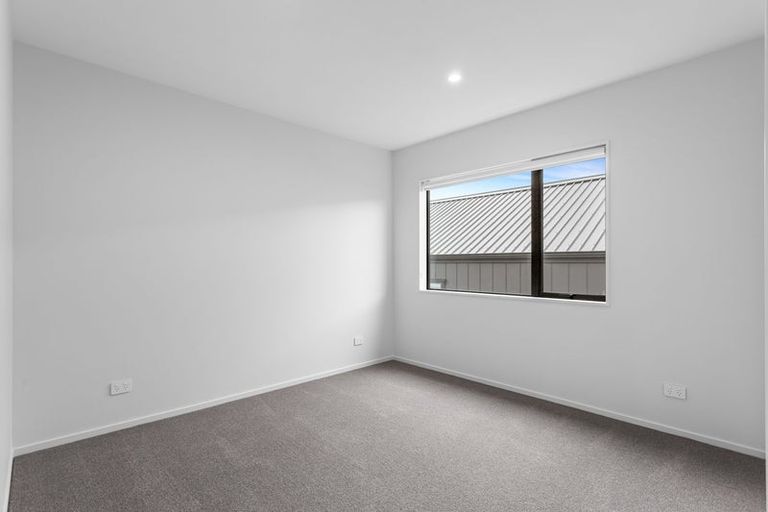 Photo of property in 17 Park Green Avenue, Rosehill, Papakura, 2113