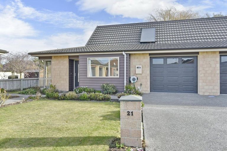 Photo of property in 3 Reeves Road, Rangiora, 7400
