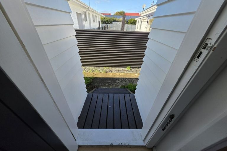 Photo of property in 100 Broadway, Carterton, 5713