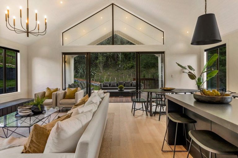 Photo of property in 8 Collings Drive, Lucas Heights, Albany, 0793