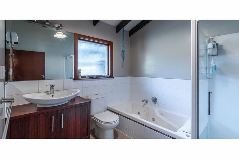 Photo of property in 156 Riverlaw Terrace, Saint Martins, Christchurch, 8022