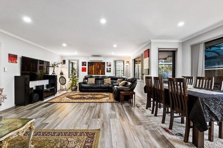 Photo of property in 11 Frederick Place, Whalers Gate, New Plymouth, 4310