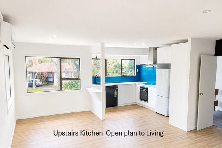 Photo of property in 1 Bluewater Place, Wattle Downs, Auckland, 2103