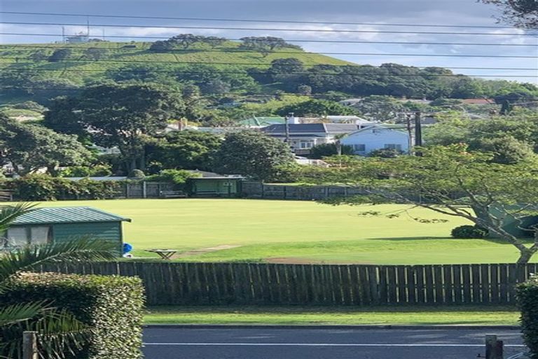 Photo of property in 12 Wairoa Road, Narrow Neck, Auckland, 0624