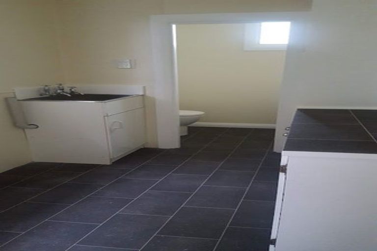 Photo of property in 21 Enfield Road, Hospital Hill, Napier, 4110