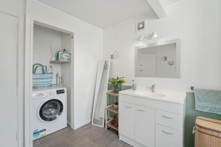 Photo of property in 36 Gray Avenue, Paraparaumu Beach, Paraparaumu, 5032