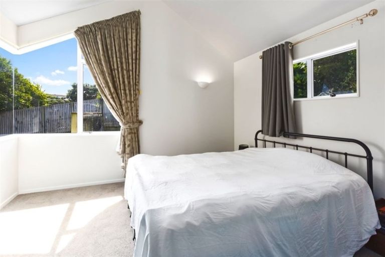 Photo of property in 2 Saint Ives Drive, Camborne, Porirua, 5026