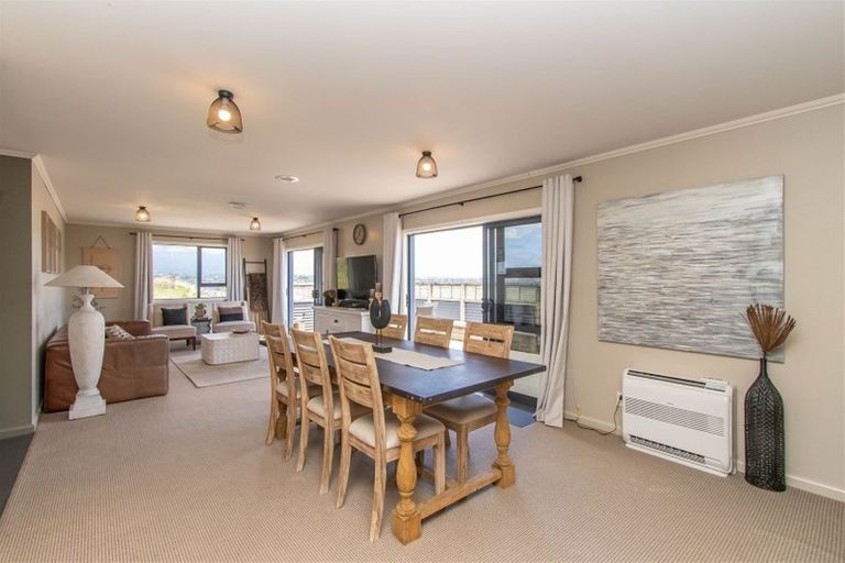 Photo of property in 98 Lincoln Road, Inglewood, 4389