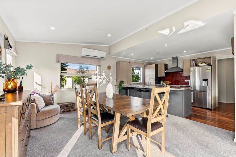 Photo of property in 23 Heta Road, Highlands Park, New Plymouth, 4312