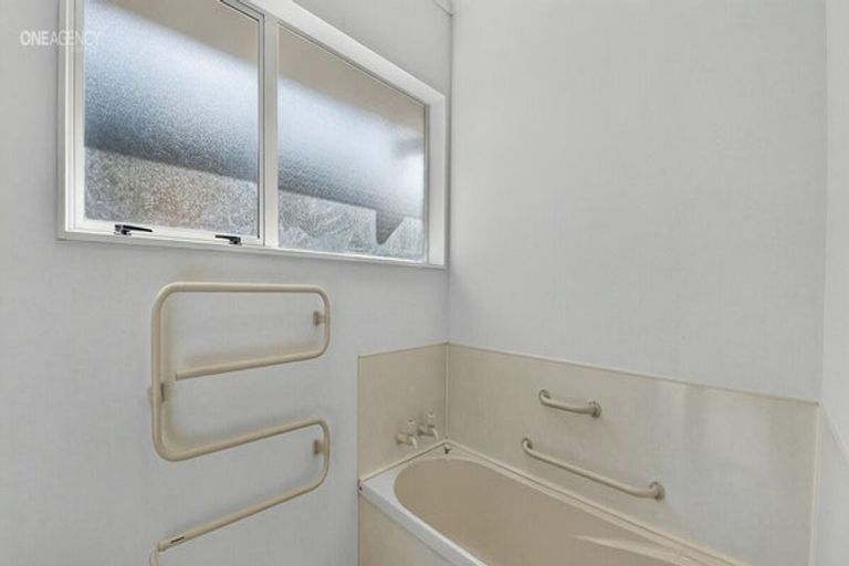 Photo of property in 1 Cumberland Court, Levin, 5510