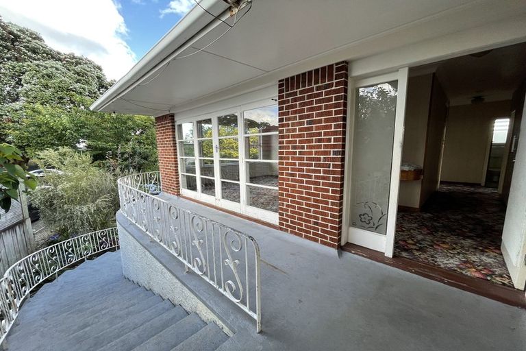 Photo of property in 4 Kervil Avenue, Te Atatu Peninsula, Auckland, 0610