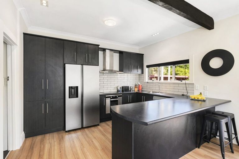 Photo of property in 27 Randwick Crescent, Moera, Lower Hutt, 5010