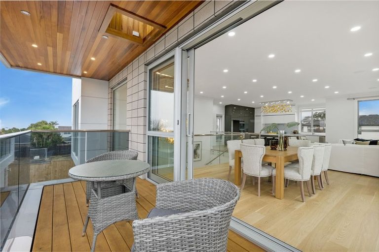 Photo of property in 11 Gulf Crest, Bucklands Beach, Auckland, 2012